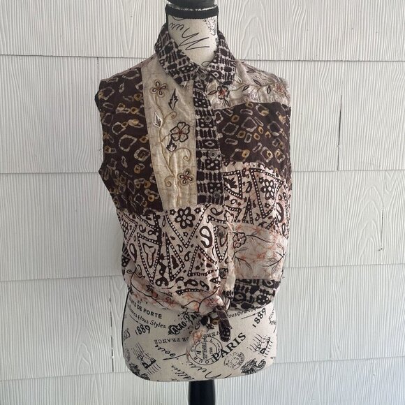 Chico's Design Sleeveless Funky Patchwork Bohemian Tie Front Blouse Size 2 (H6) - Picture 1 of 11